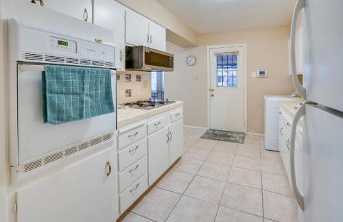 Patio and Yard Sun City Home Near Casinos - Foto 11