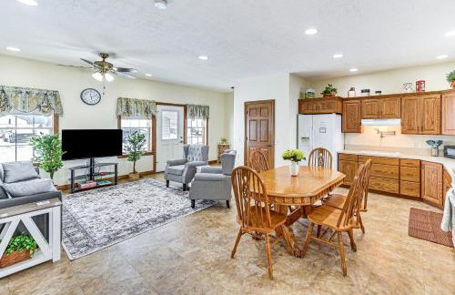 Near Shipshewana and Amish Country Patio and Grill! - Foto 2