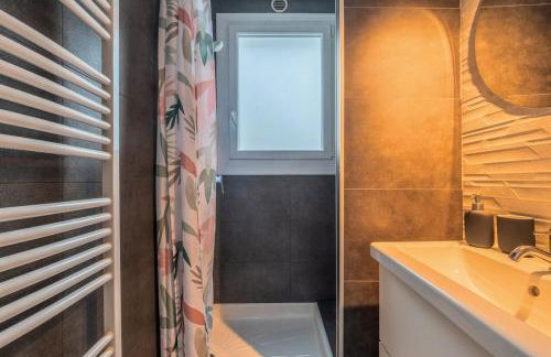 Two bedroom apartment near shops & tram - Foto 18