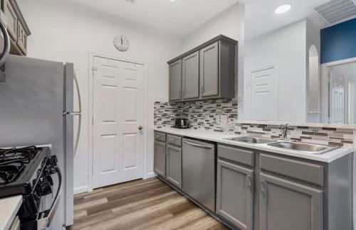 Quaint 2BD2B Condo* Fully Furnished*Amazing Patio* - Photo 8