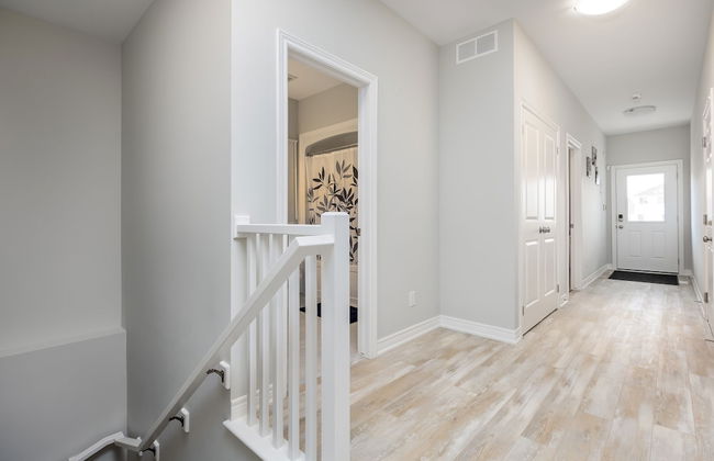 Luxury Bungalow mins Niagara falls & Brock uni - Photo 17