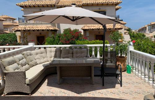 Familienhaus in Cabo Roig - Foto 1