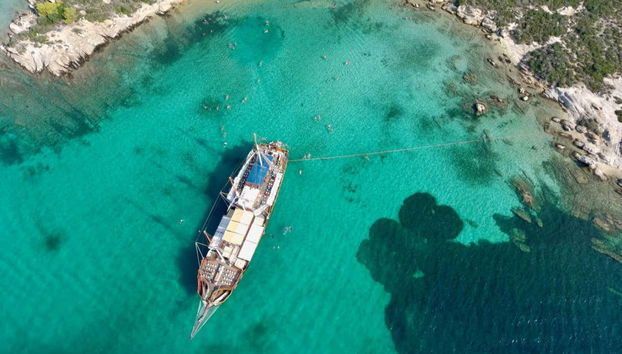 The pirate ship by the coast