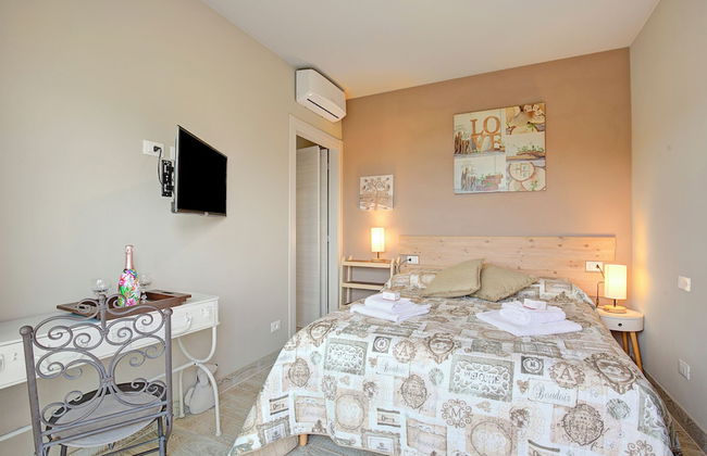 Caffe Priscilla House Parking & Lakeview - Foto 3