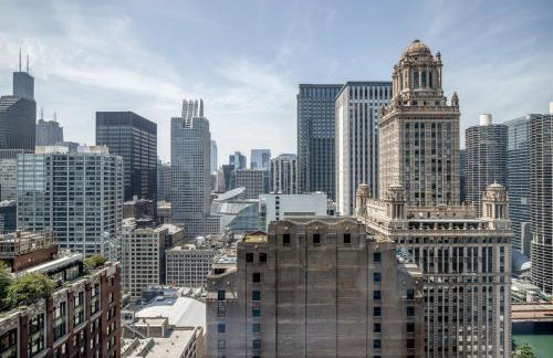 Loop Studio w theater pool nr Millennium Park CHI-958 - Photo 7