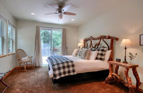 Rivercrest Lodge with Hot Tub-Pool Table-Firepit - Foto 35