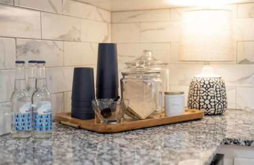 Spacious Family Haven - Walk to Downtown & JBU - Foto 40