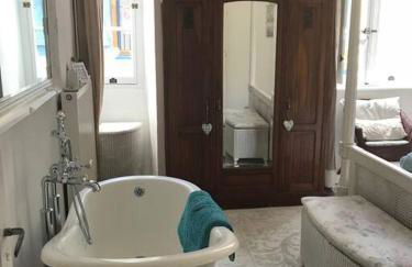 Riverside 4 bed house full of character and charm - Foto 22