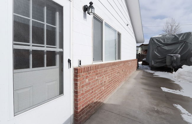 Downtown Granby Retreat & Spa - Photo 28