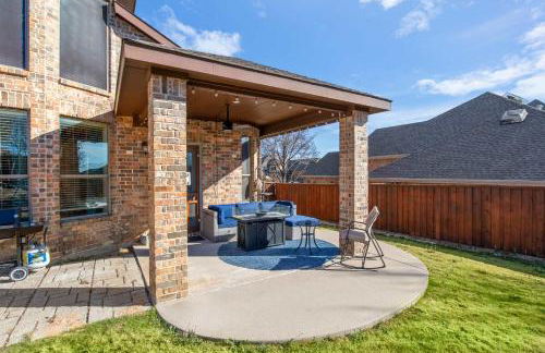 Spacious 4BR 3BA with Yard Mins to LakeLewisville - Foto 37