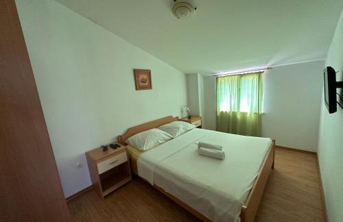 Apartments Brkić, Lozovac Krka NP with Pool - Foto 16