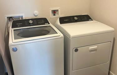 New 4BR Walk to Community Pool & Playground - Foto 34