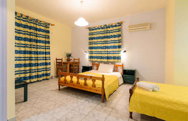 Regina Apartments - Photo 4