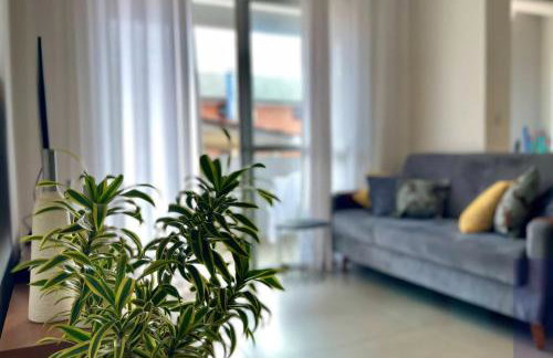 Apartamento Amplo 200m da praia ótima localização - Foto 1