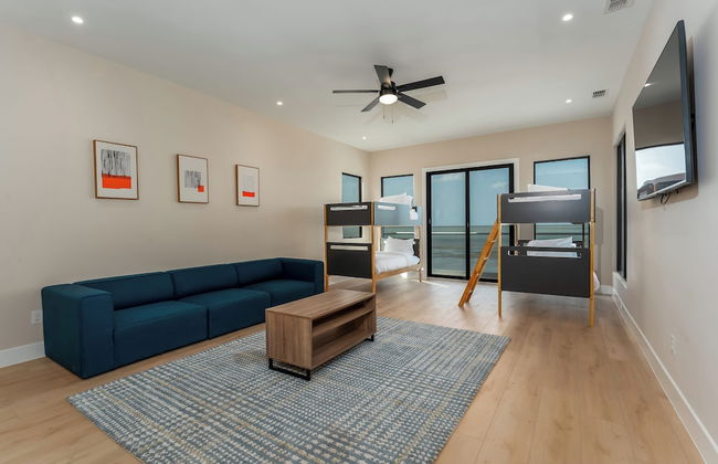 Spacious Bay - Photo 29