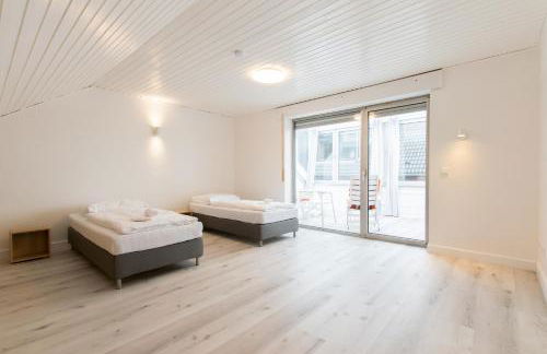 Tolstov House - Freistehendes 9 Zimmer Haus mit großem Garten - Photo 10