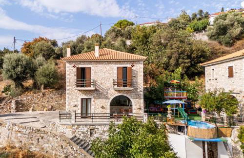 Mountain Oasis - Pool & Playground near Neda Falls - Foto 86