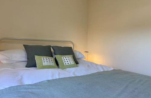 One Bedroom Bungalow No1 - Secure Gated Parking - Foto 26