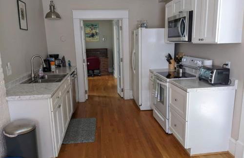 Luxurious 1BR in Grand Old Home - Photo 10