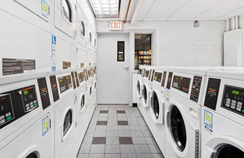 Gold Coast studio w doorman gym 2 blocks to L CHI-916 - Photo 24