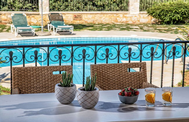 Chloe - Gerani Villas With Private Pool - Foto 28