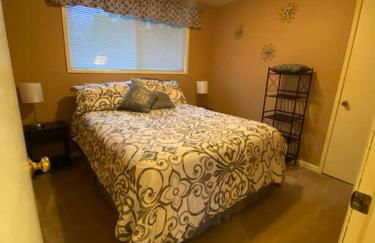 West Linn Relaxing Entire Home WiFi TV Yard BBQ Eateries - Foto 47