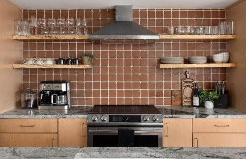 Heated Hydro Pool -Spa - Plunge - Luxe AVL Retreat - Foto 25