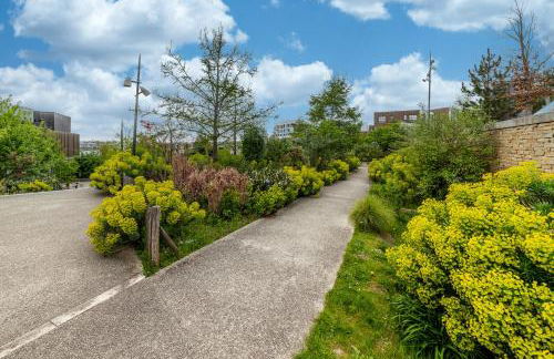 Chic & Cosy - Private Parking - Between Paris & DisneyLand - 5min TrainStation, Big Mall - Foto 33