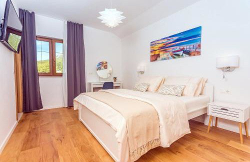 Villa Flora with a 53 sqm private pool with Cinema room with projector and 4 en-suite bedrooms - Foto 32