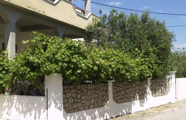 Step Away From The Beach 1-bedroom Apartment Lolov - Photo 30