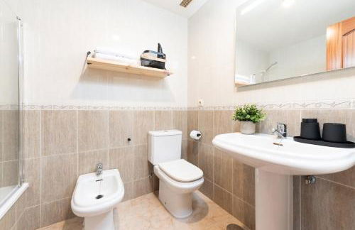 Las Olas - Coastal Escape with Charm & Comfort - Foto 38