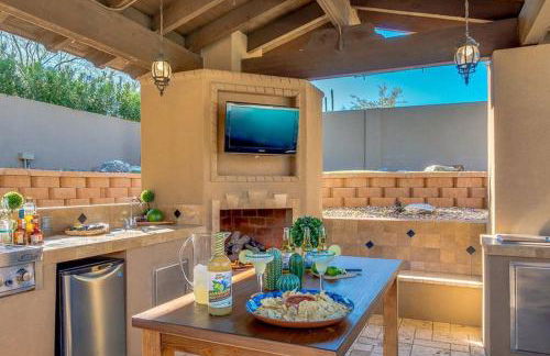 Estate Resort Style Oasis 6BDRM, 5.5 Bath Heated Pool with Misters - Foto 39