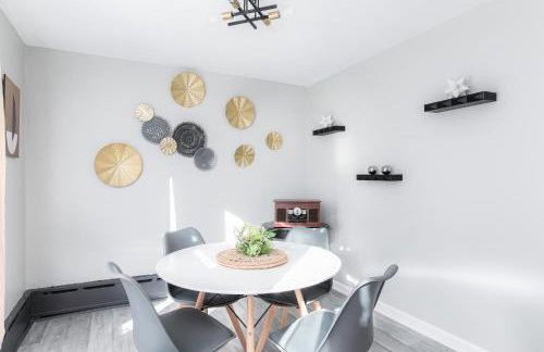 1mi to ND, King Beds, Easy Parking, Pet Friendly, Huge Fenced Yard for Games - Foto 23