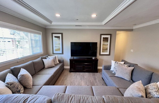 Stunning 8 bedroom 6 bathroom Pool Home - Foto 34
