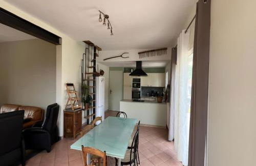 Villa in St Denis with Pool & Pyrenees View - Foto 9