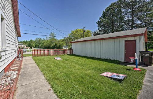 3 Mi to Lake Michigan Access Sawyer Home with Patio - Foto 23