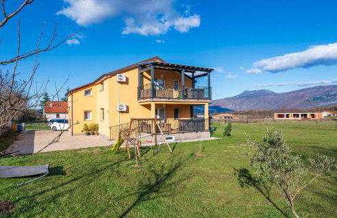 Pet Friendly Apartment In Krsan - Photo 17