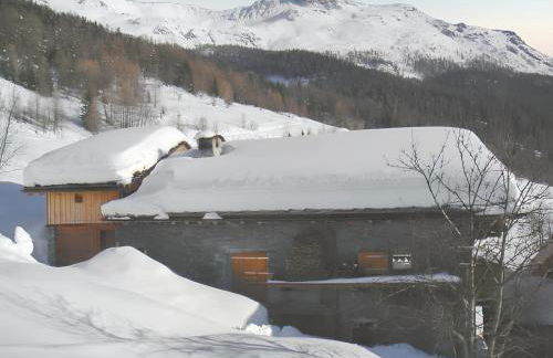 Chalet confortable à Sainte-Foy-Tarentaise avec vue sur la montagne - Photo 4