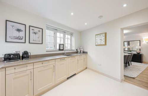 Luxurious Mews 4Bd House Balcony & Garage - Foto 50