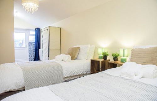 4 Bed 2 Bath, station, parking, long stays - Foto 15