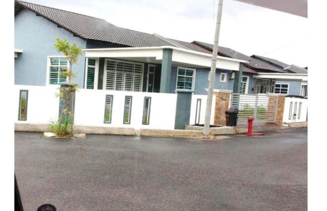 OYO Home 90977 AzZinki Homestay - Foto 1