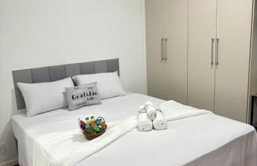 Studio Home Office Completo Cama Queen e Ar Condicionado Vista Panorâmica - Foto 8