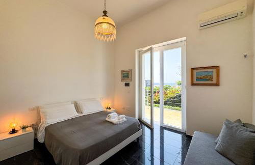 Villa Nauna - Beachfront Villa with Garden & Sea-View Terrace Santa Caterina - Marea Stays Collection - Foto 15