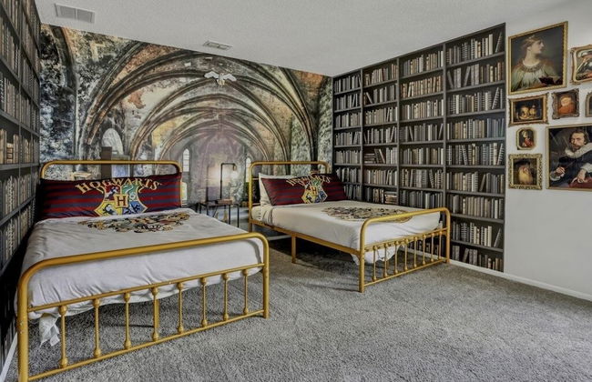 Secret Tunnel House 6 Bedroom Home by RedAwning - Foto 17