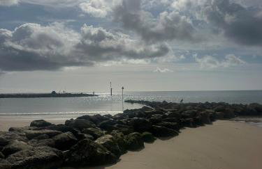 Coastal Retreat - Photo 6