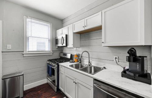 The Starboard at M Historic Lost Bayou Retreat Walk to Beach Sleeps 6 - Foto 17