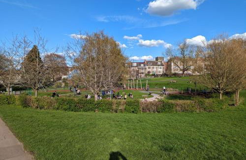 5BR townhouse Arnos Court Villa Bristol w parking - Foto 31