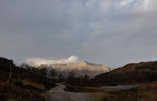 Coulin Farmhouse - Photo 5