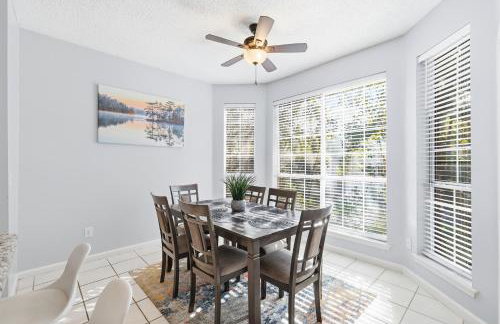 Bright and Cozy 4B Retreat in Frisco - Foto 31