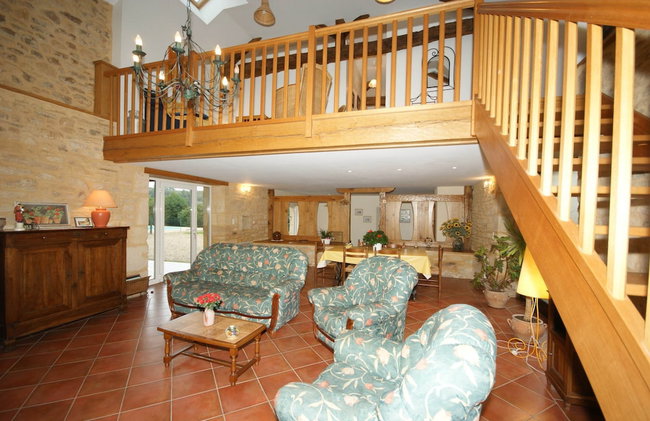 Spacious Holiday Home in Besse With Swimming Pool - Foto 24